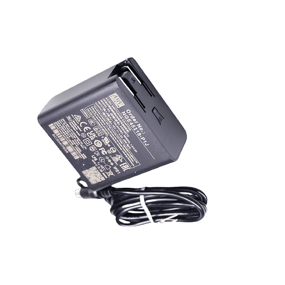 NGE45 15-P1J  通用電源適配器